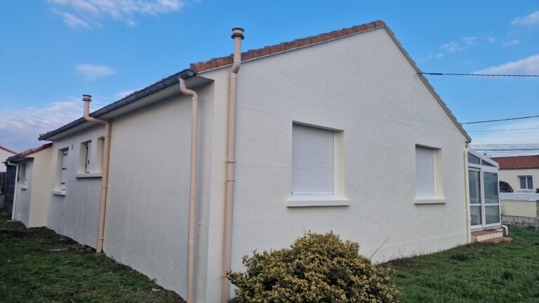 Peintures façades : chantier à Saint-Brévin