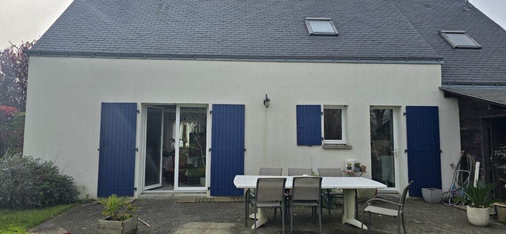 Façades avant et arrière et pignon rénovés à Guérande